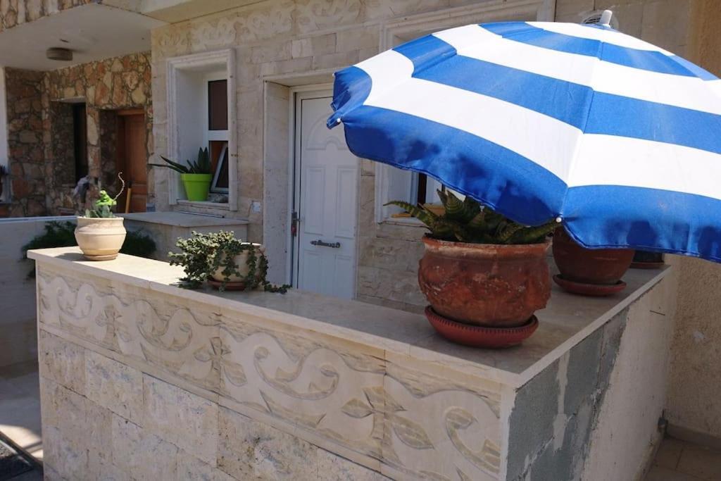 Isabella Court Townhouse Near Venus Beach And Lidl Paphos Exterior foto
