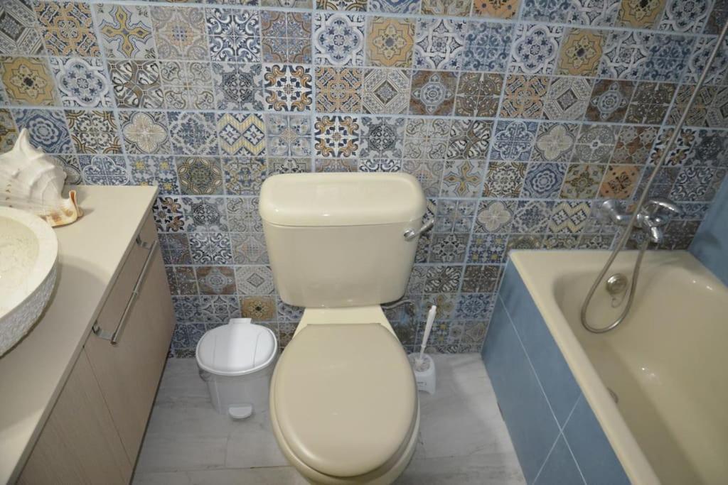 Isabella Court Townhouse Near Venus Beach And Lidl Paphos Exterior foto