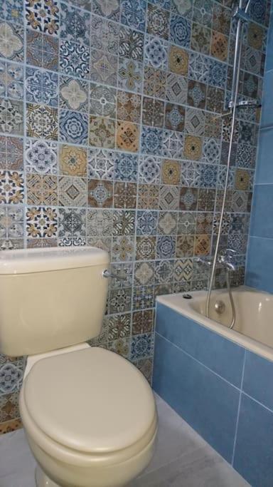 Isabella Court Townhouse Near Venus Beach And Lidl Paphos Exterior foto
