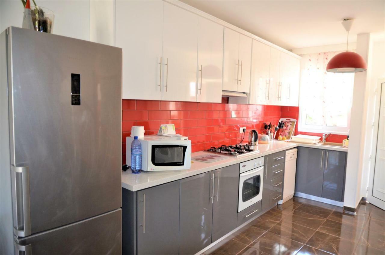 Isabella Court Townhouse Near Venus Beach And Lidl Paphos Exterior foto